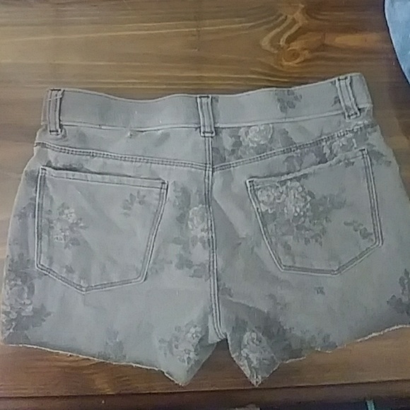 Homecut Shorts=really short - Picture 3 of 3